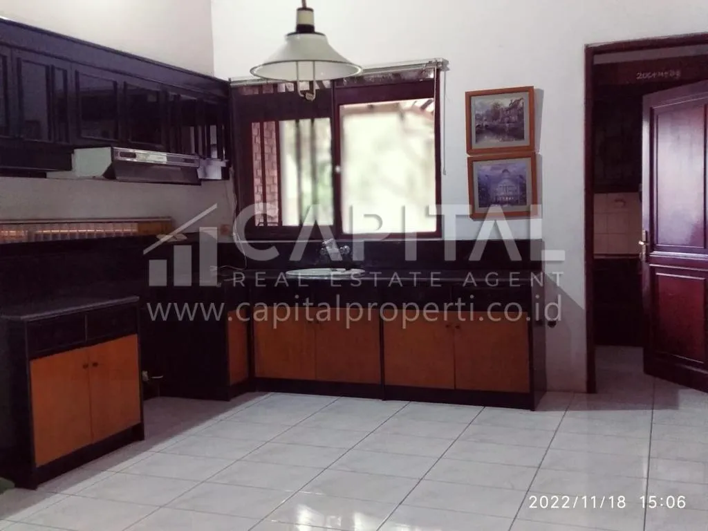 Dibawah NJOP! Jual cepat rumah 2 lantai di Cisitu sayap Dago Bandung Kota | iklanova.com