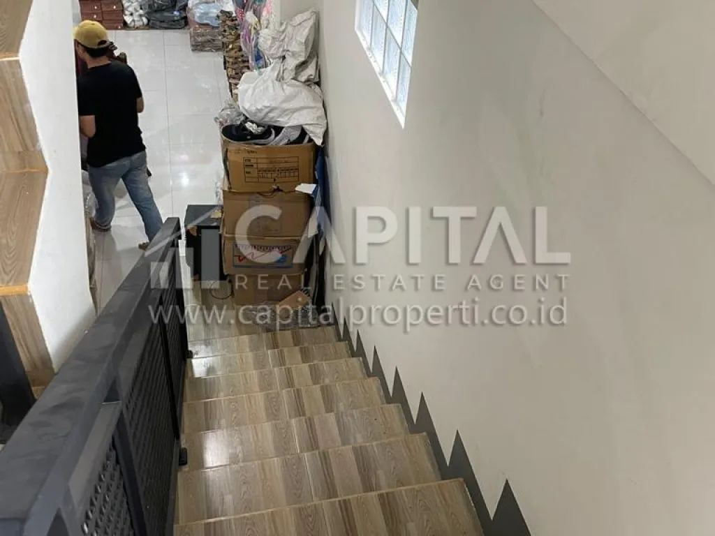Jual cepat ruang usaha 2 lantai di Jalan Kolonel Rahmat Purwakarta | iklanova.com