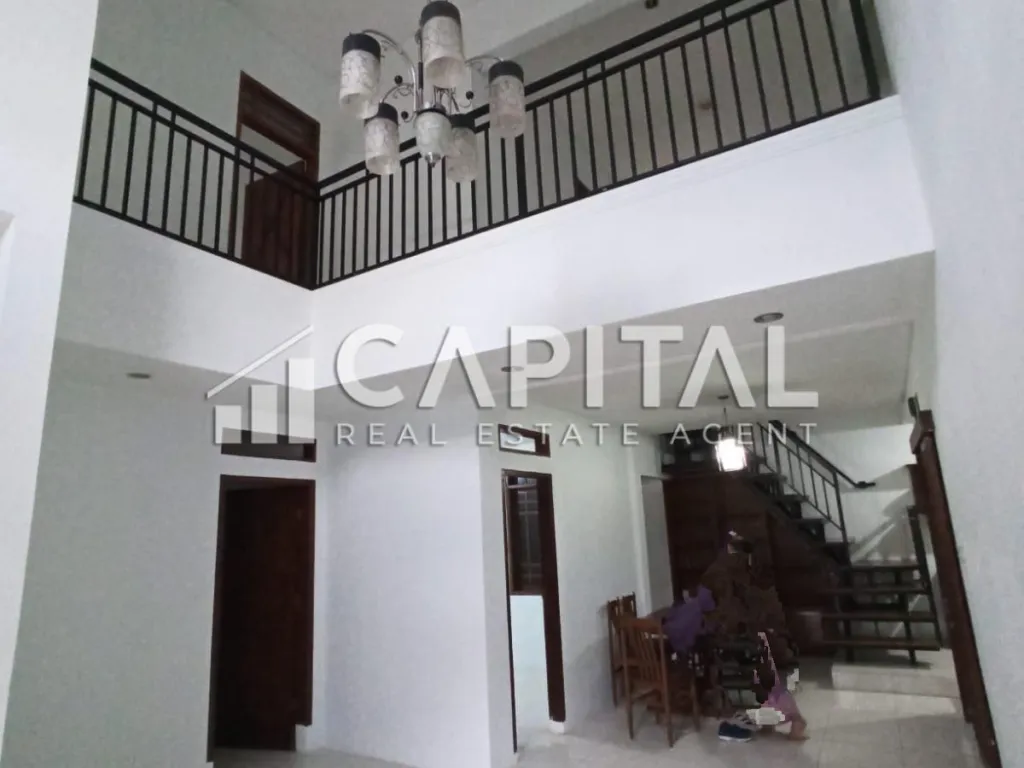 Jual cepat ! Rumah 2 lantai non renovasi di dalam kompleks daerah Padasuka, sayap Suci | iklanova.com