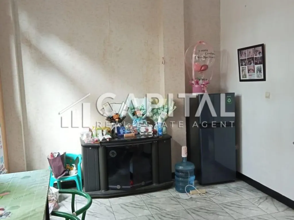 Jual cepat! Rumah 3 lantai dengan view bagus di Permata Cimahi | iklanova.com