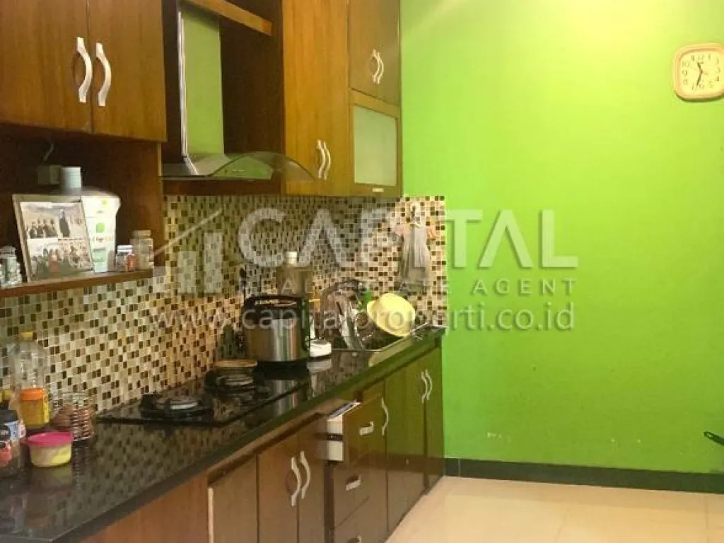 Jual cepat rumah bagus 2 lantai di Bekasi | iklanova.com