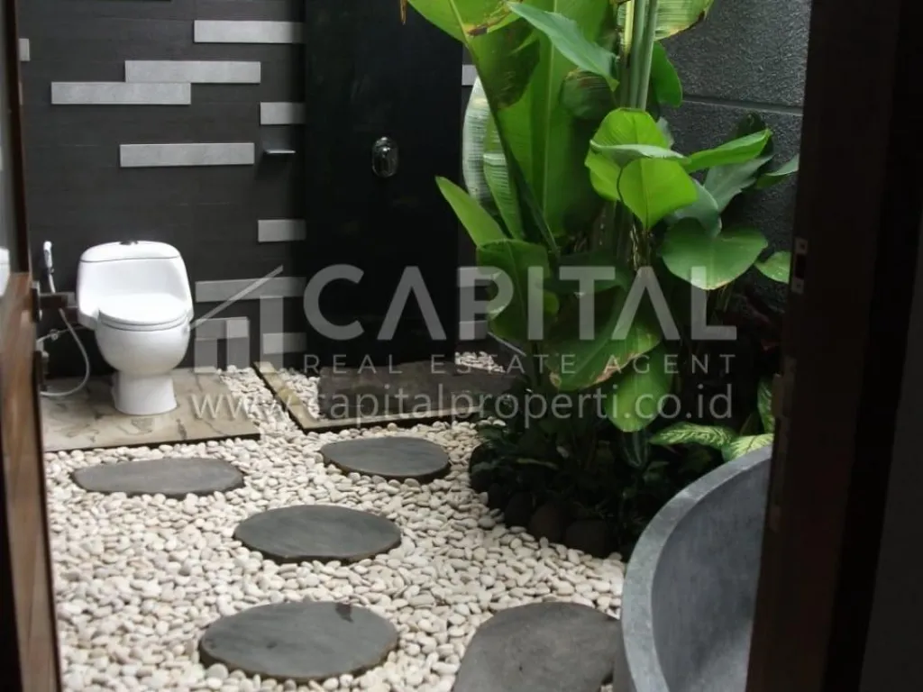 Jual cepat villa cantik dengan kolam renang di Canggu Bali | iklanova.com