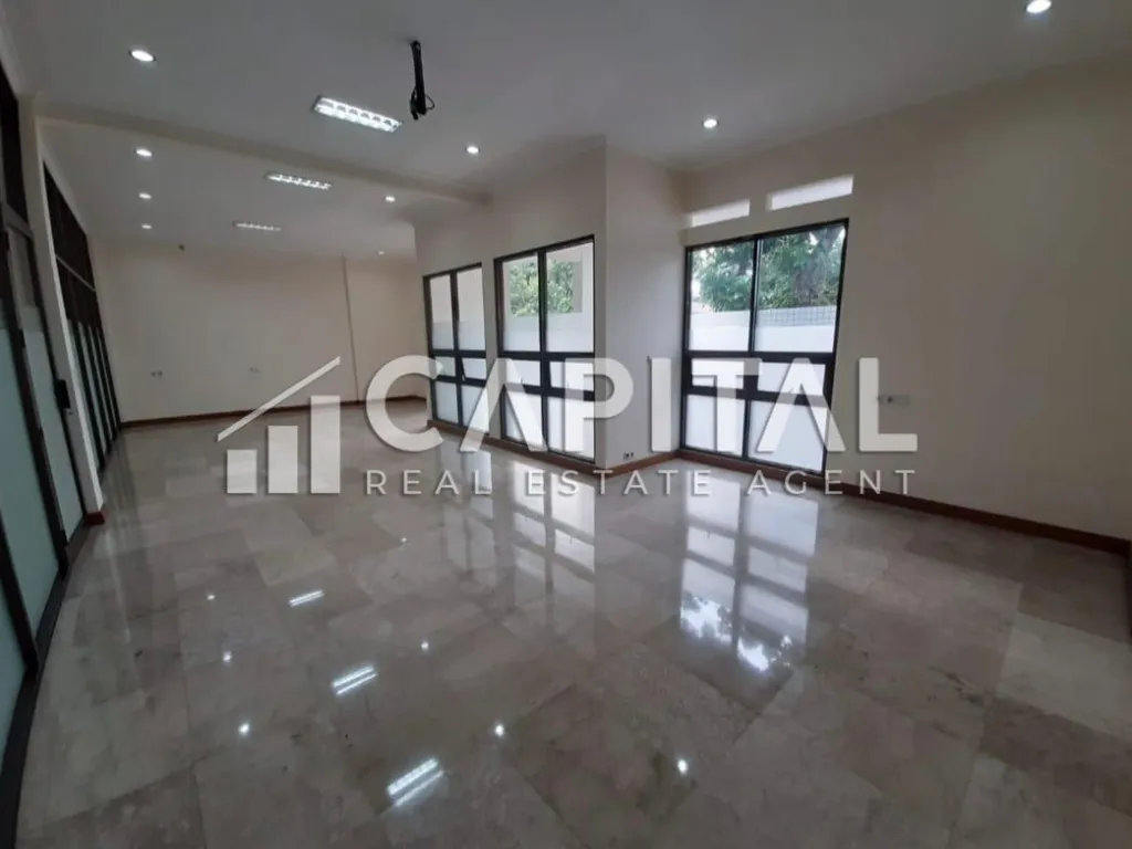 Jual gedung strategis 3 lantai di Jalan Sangkuriang Cimahi | iklanova.com