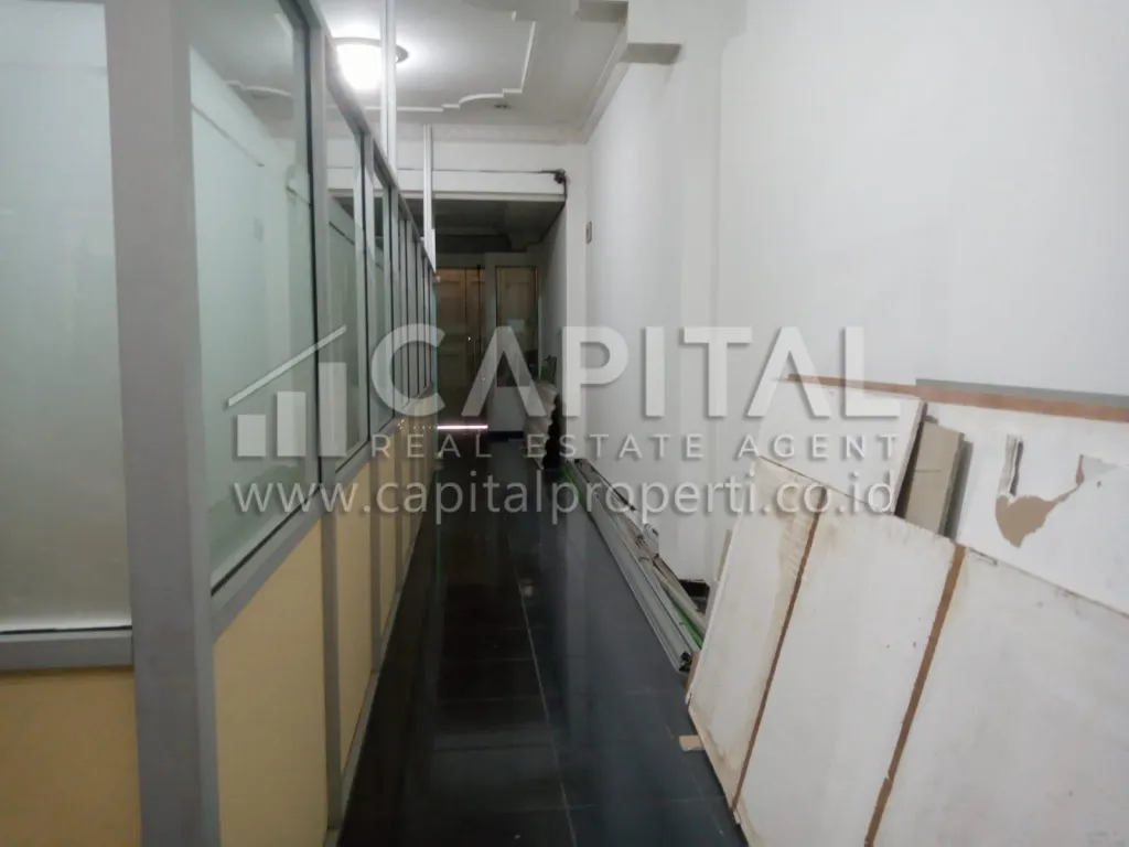 Jual ruko 3 lantai strategis di Setiabudi Bandung | iklanova.com