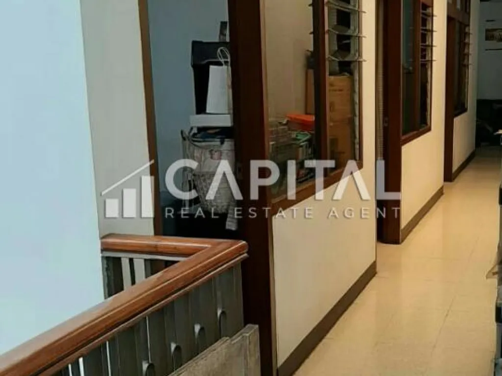 Jual ruko strategis 2.5 lantai di Kebon Jati Bandung | iklanova.com