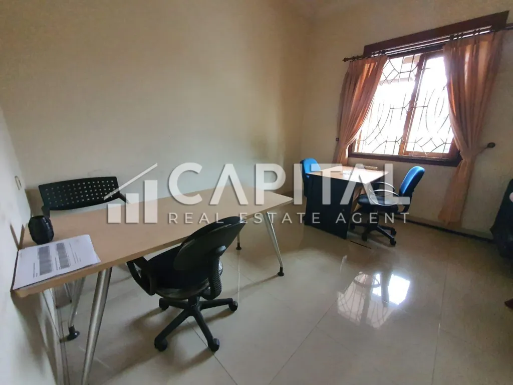 Jual rumah 2 lantai + basement di Karang Tineung Bandung | iklanova.com