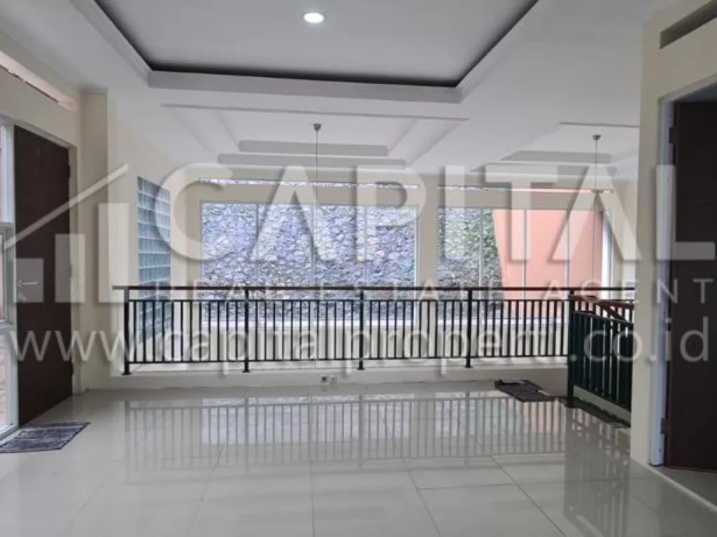 Jual rumah 2 lantai + basement di Setraduta Bandung Kota | iklanova.com