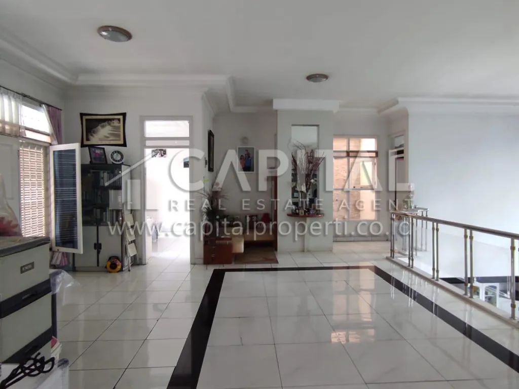 Jual rumah 2 lantai, cantik, modern dan terawat di Setra Indah Bandung | iklanova.com