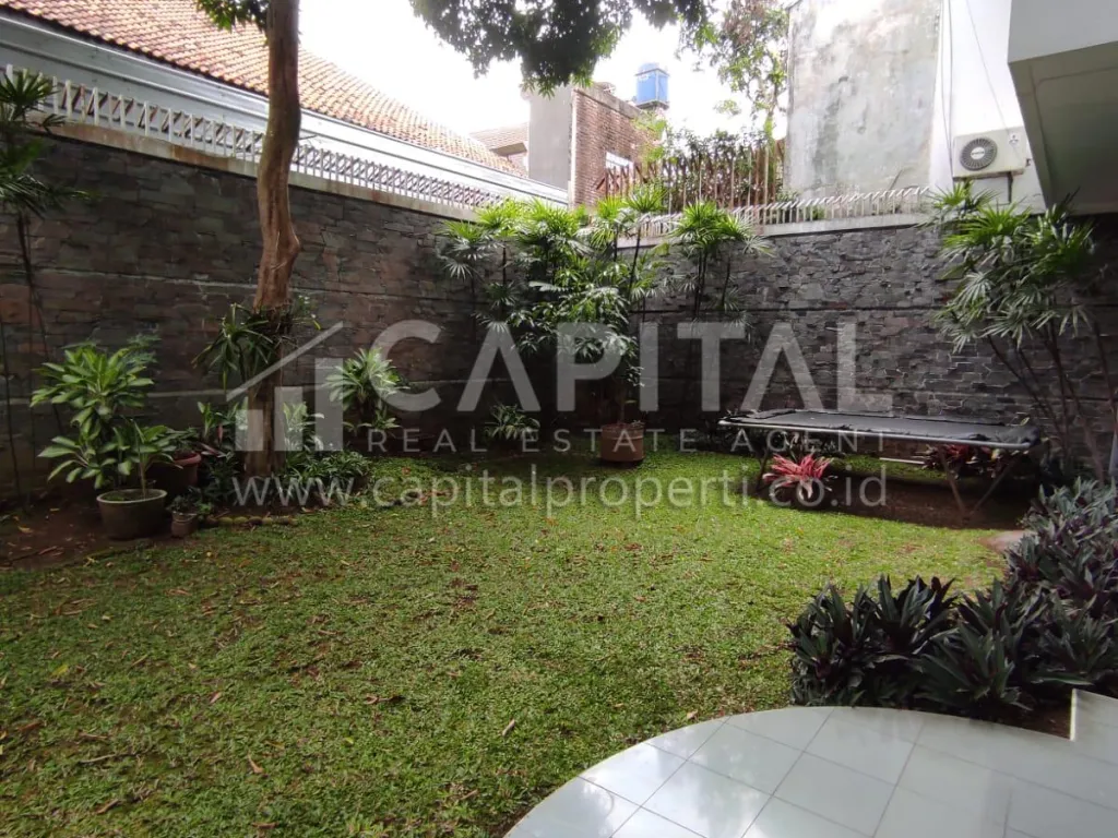 Jual rumah 2 lantai, cantik, modern dan terawat di Setra Indah Bandung | iklanova.com