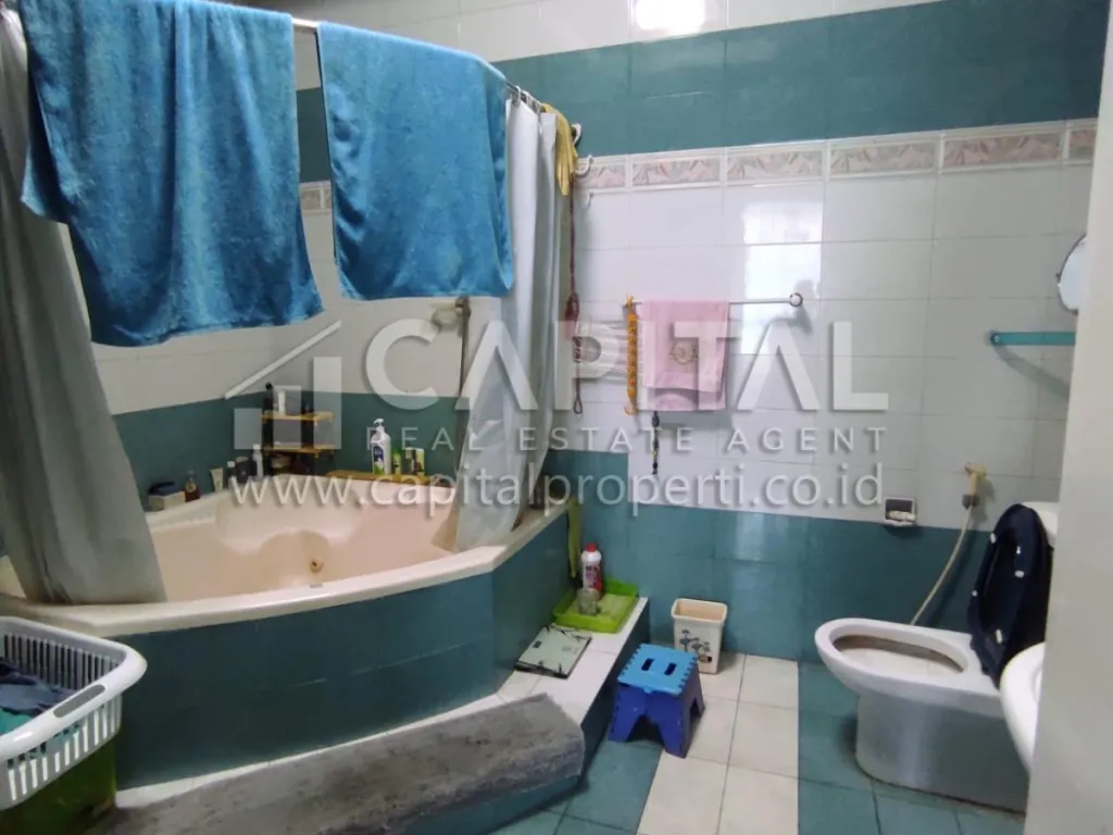 Jual rumah 2 lantai, cantik, modern dan terawat di Setra Indah Bandung | iklanova.com