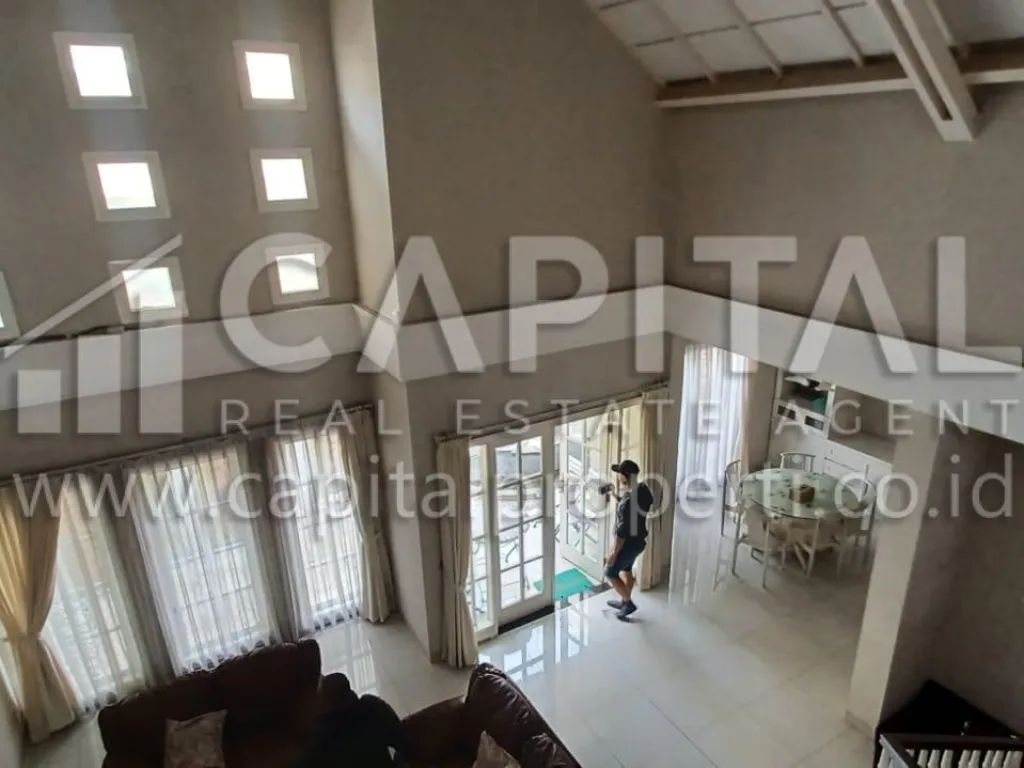 Jual rumah 2 lantai di Komplek Parahyangan Rumah Villa Bandung | iklanova.com