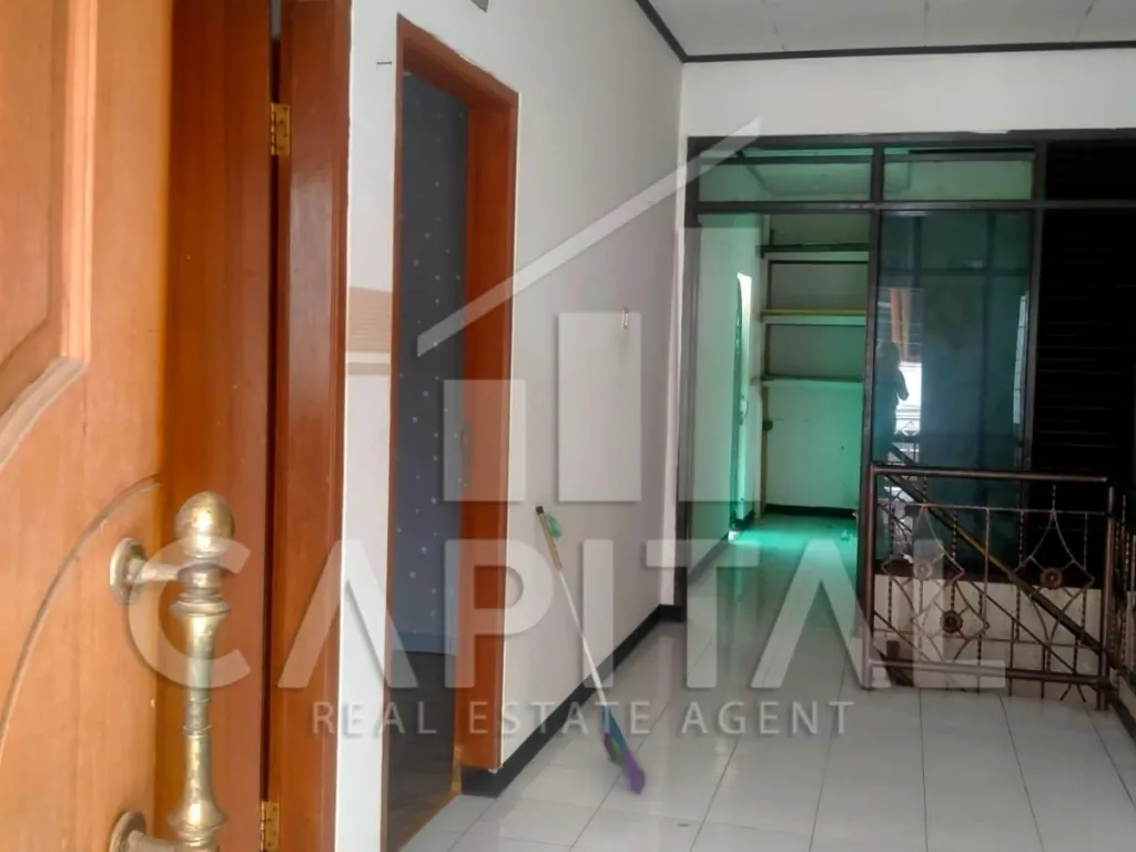 Jual rumah 2 lantai di Sarijadi Bandung | iklanova.com