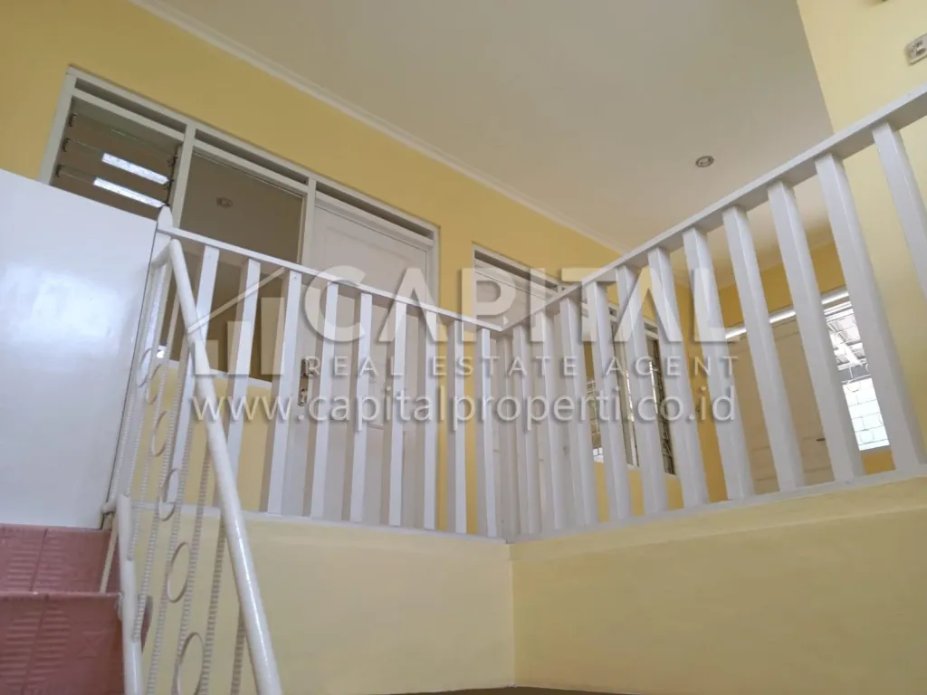 Jual rumah 2 lantai strategis di sayap Burangrang bandung | iklanova.com