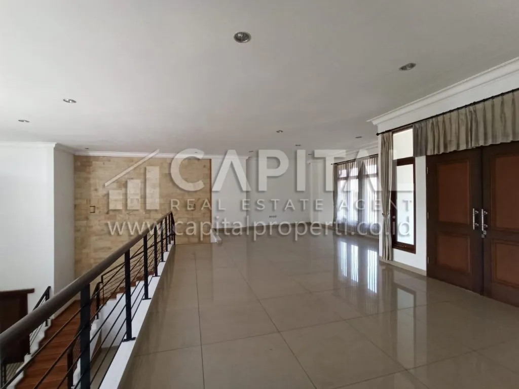 Jual rumah 2.5 lantai dekat Mall PVJ Bandung | iklanova.com