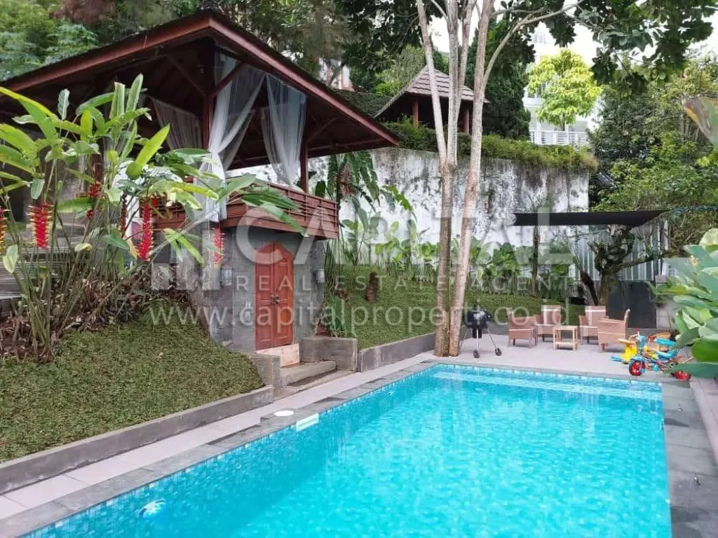 Jual rumah 3 lantai dengan kolam renang di Resort Dago Pakar Bandung | iklanova.com