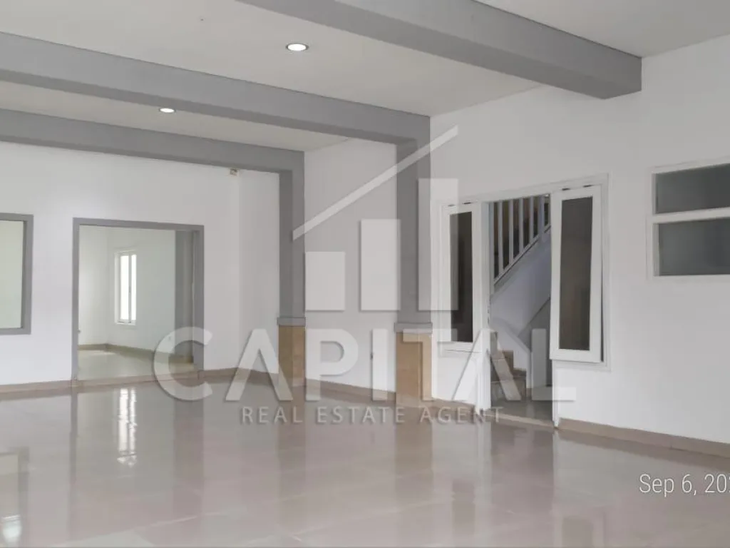 Jual rumah 3 lantai di Komplek Batununggal Indah Bandung | iklanova.com