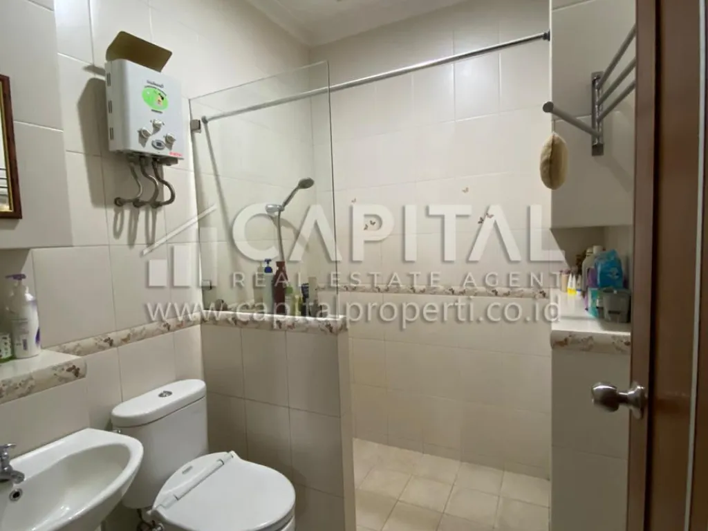 Jual rumah bagus di Taman Holis Indah 1 Bandung | iklanova.com