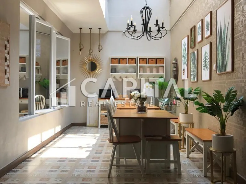 Jual rumah bagus fully furnished di sayap Pasteur | iklanova.com