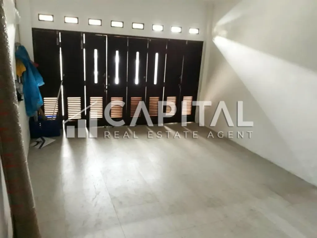 Jual rumah cantik 2 lantai + rooftop di Komplek Permata Cimahi | iklanova.com