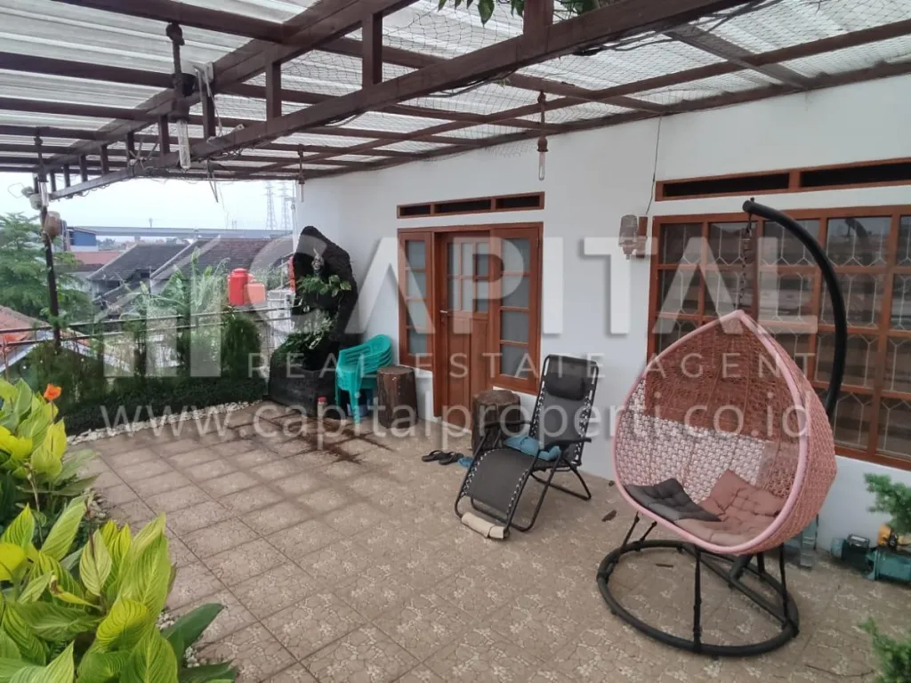 Jual rumah cantik 3 lantai di Komplek Nata Endah Kopo Bandung | iklanova.com