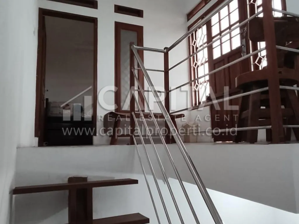 Jual rumah cantik 3 lantai di Komplek Nata Endah Kopo Bandung | iklanova.com