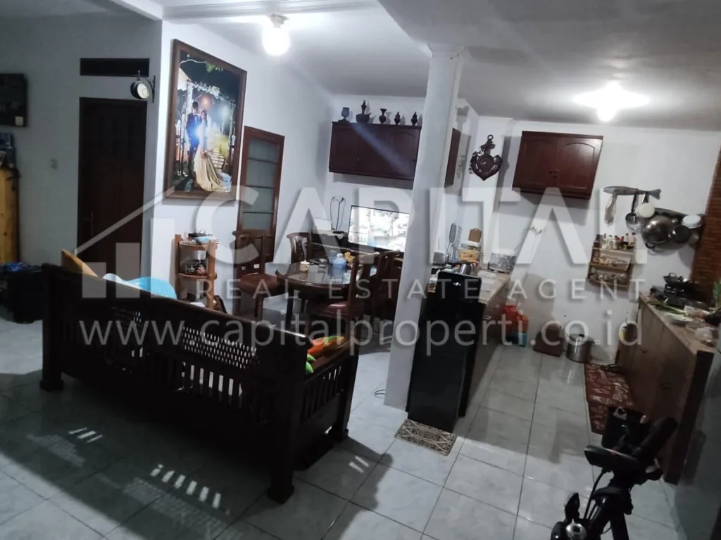 Jual rumah cantik 3 lantai di Komplek Nata Endah Kopo Bandung | iklanova.com