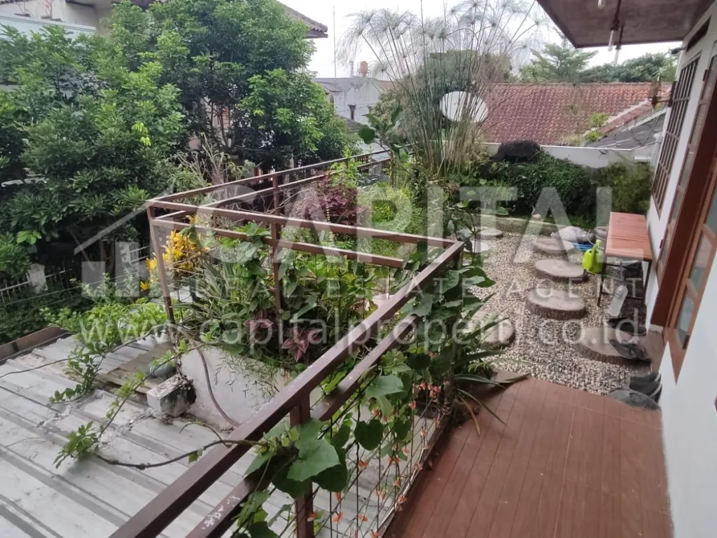 Jual rumah cantik 3 lantai di Komplek Nata Endah Kopo Bandung | iklanova.com