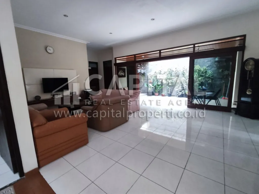 Jual rumah dan paviliun bersih terawat di Komplek Dadali Bandung | iklanova.com