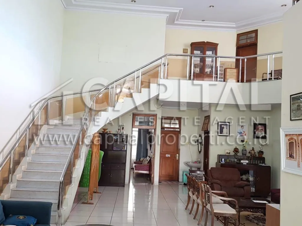 Jual rumah dan paviliun di kawasan elite Setrasari Bandung Kota | iklanova.com