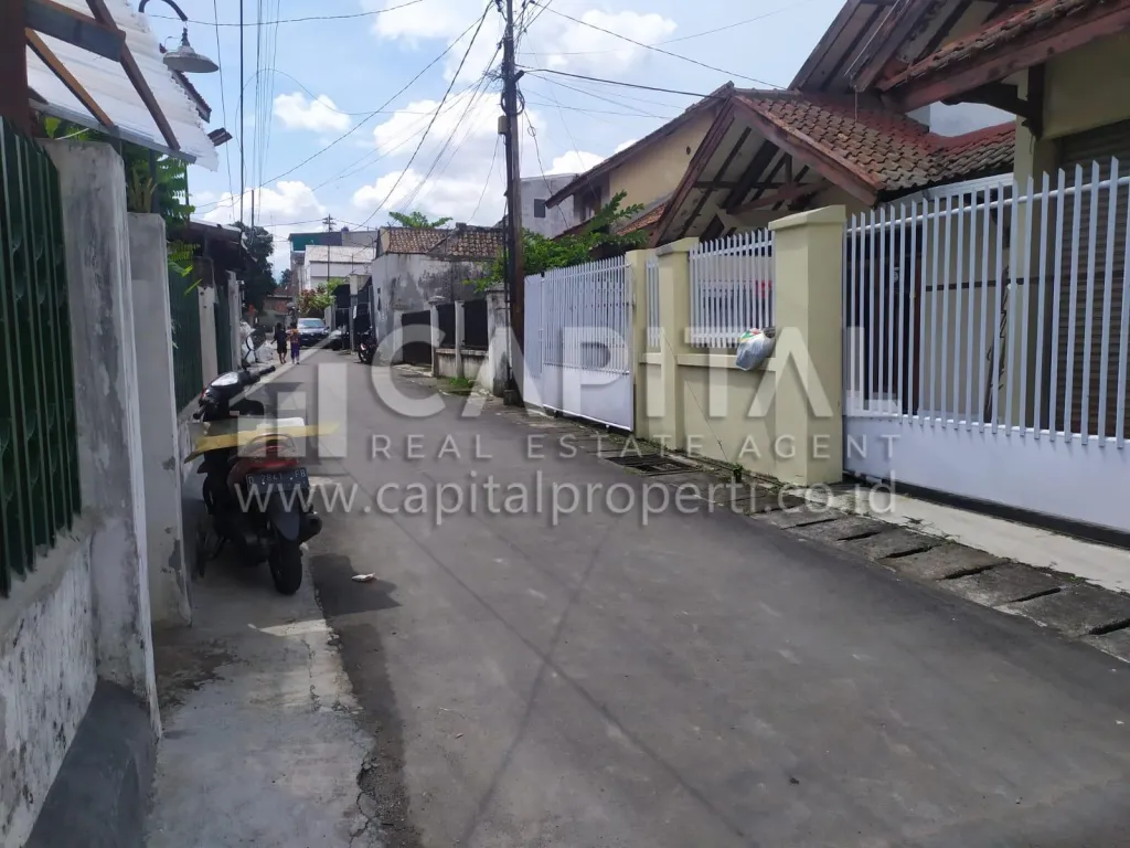 Jual rumah di Cikaso sayap Supratman Bandung Kota | iklanova.com