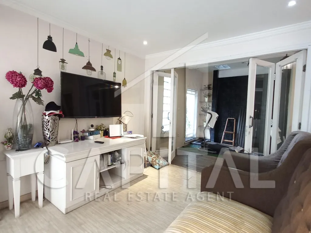 Jual rumah di Tatar Wangsakerta Kota Baru Parahyangan | iklanova.com