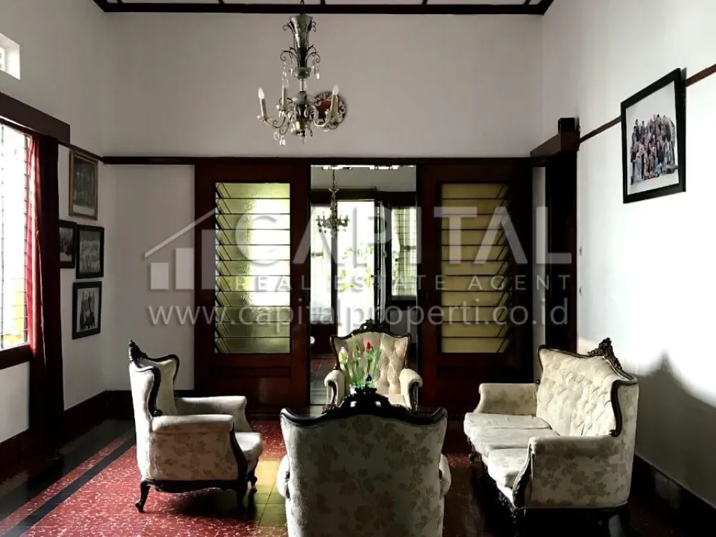 Jual rumah heritage strategis di sayap Jalan Riau Bandung Kota | iklanova.com