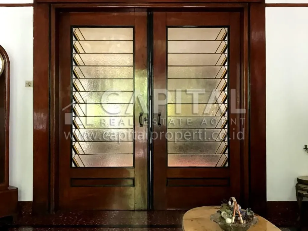 Jual rumah heritage strategis di sayap Jalan Riau Bandung Kota | iklanova.com