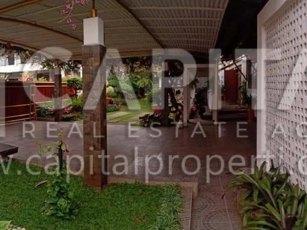 Jual rumah luas dan asri di Sarijadi Bandung | iklanova.com