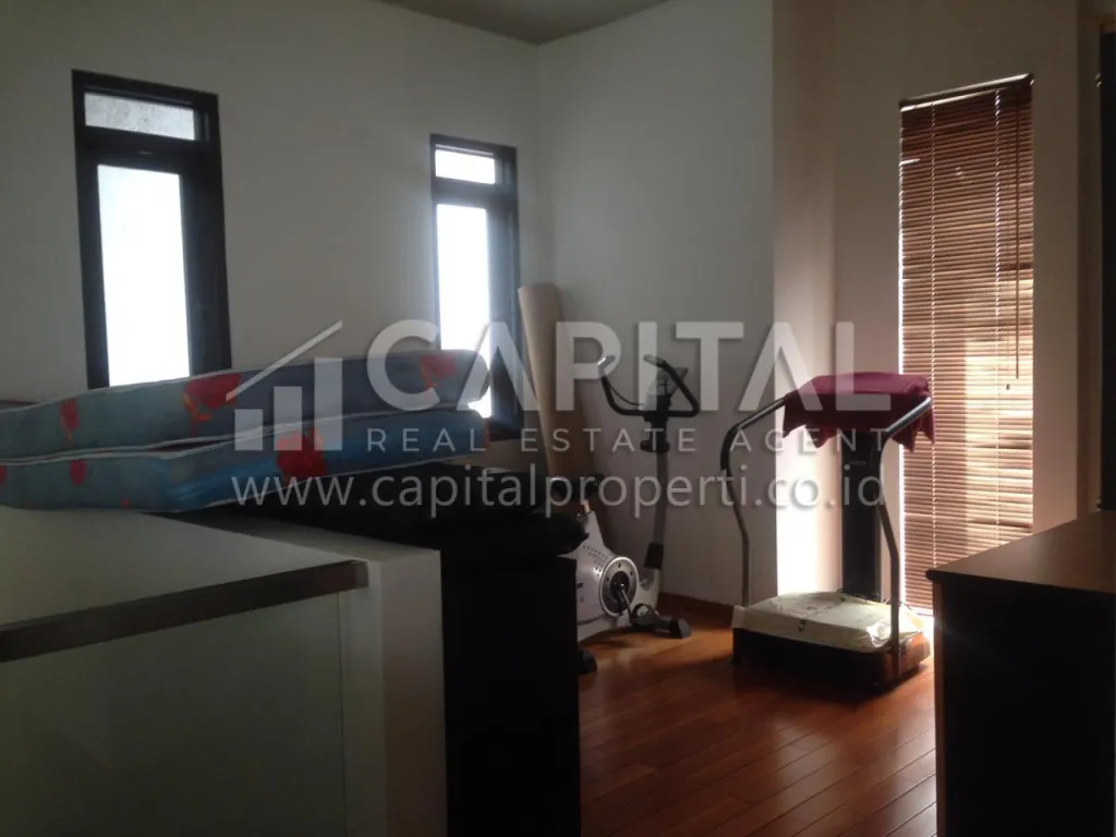 Jual rumah lux di Kumala Garden sayap Pasteur Bandung Kota | iklanova.com