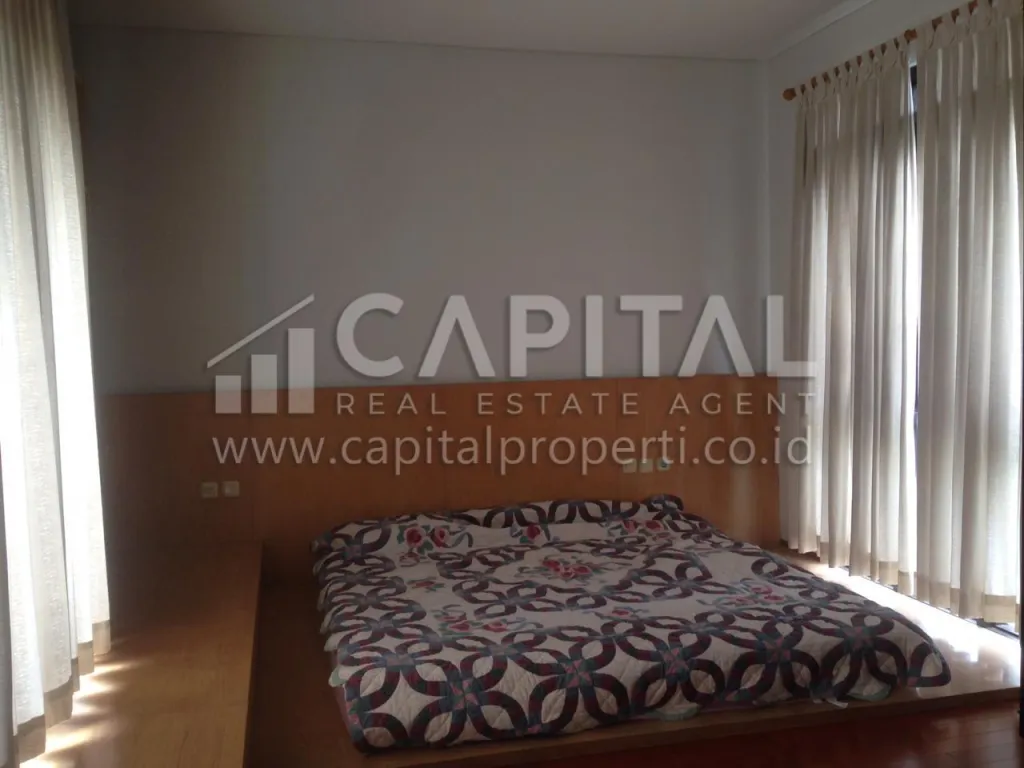 Jual rumah lux di Kumala Garden sayap Pasteur Bandung Kota | iklanova.com