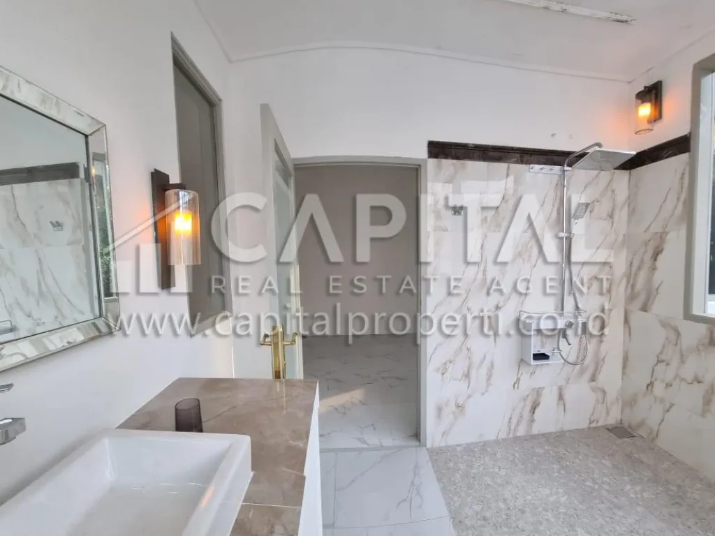 Jual rumah mewah khas Bandung Utara di Setiabudi Regency | iklanova.com