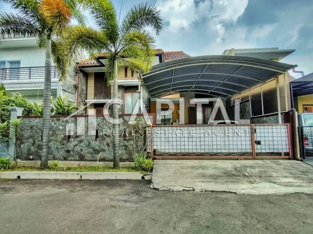 Jual rumah nyaman 1.5 lantai dalam cluster yang tenang di sayap Pasteur | iklanova.com