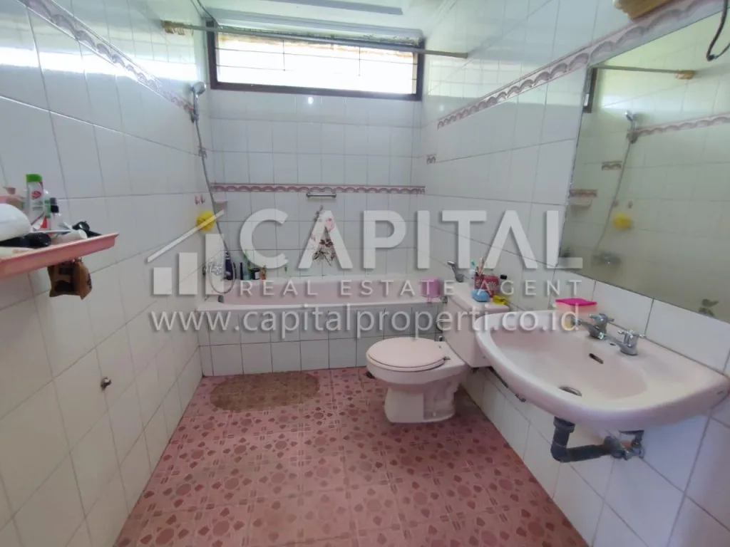 Jual rumah nyaman dan terawat di Budisari Setiabudi Bandung | iklanova.com