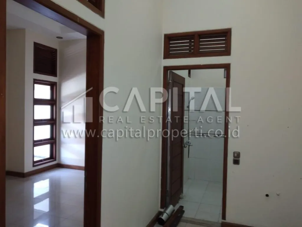 Jual rumah nyaman dan terawat di sayap Ahmad Yani Bandung | iklanova.com