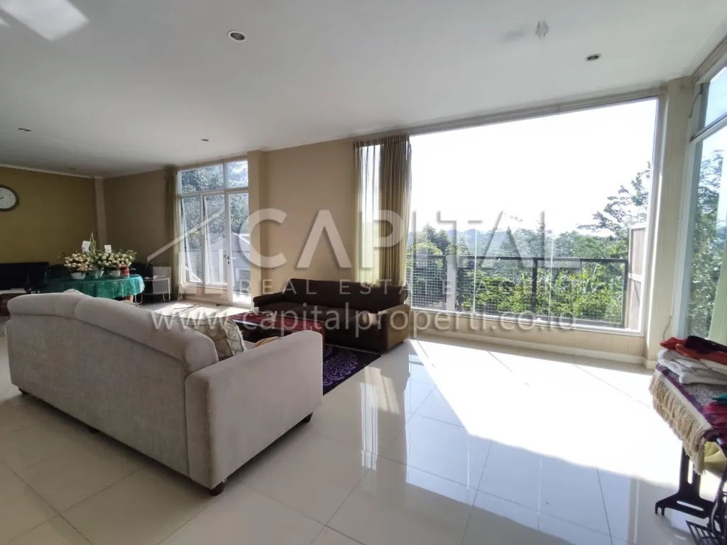 Jual rumah sejuk dan asri di kawasan Dago Bandung | iklanova.com