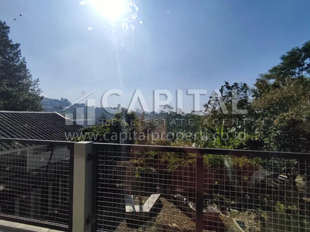 Jual rumah sejuk dan asri di kawasan Dago Bandung | iklanova.com