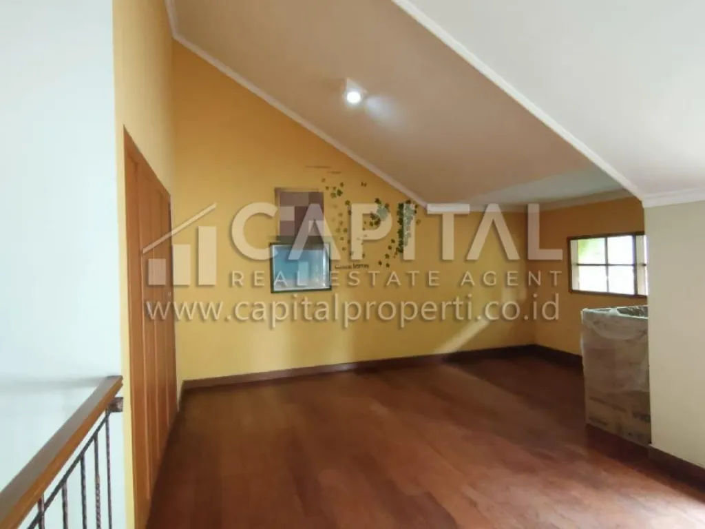 Jual rumah strategis di Sayap Pasteur Bandung | iklanova.com