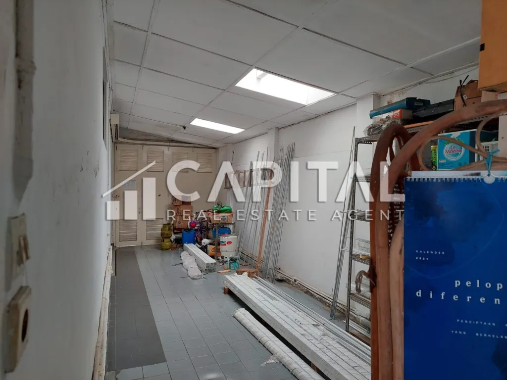 Jual rumah terawat di area Gatot Subroto Bandung | iklanova.com