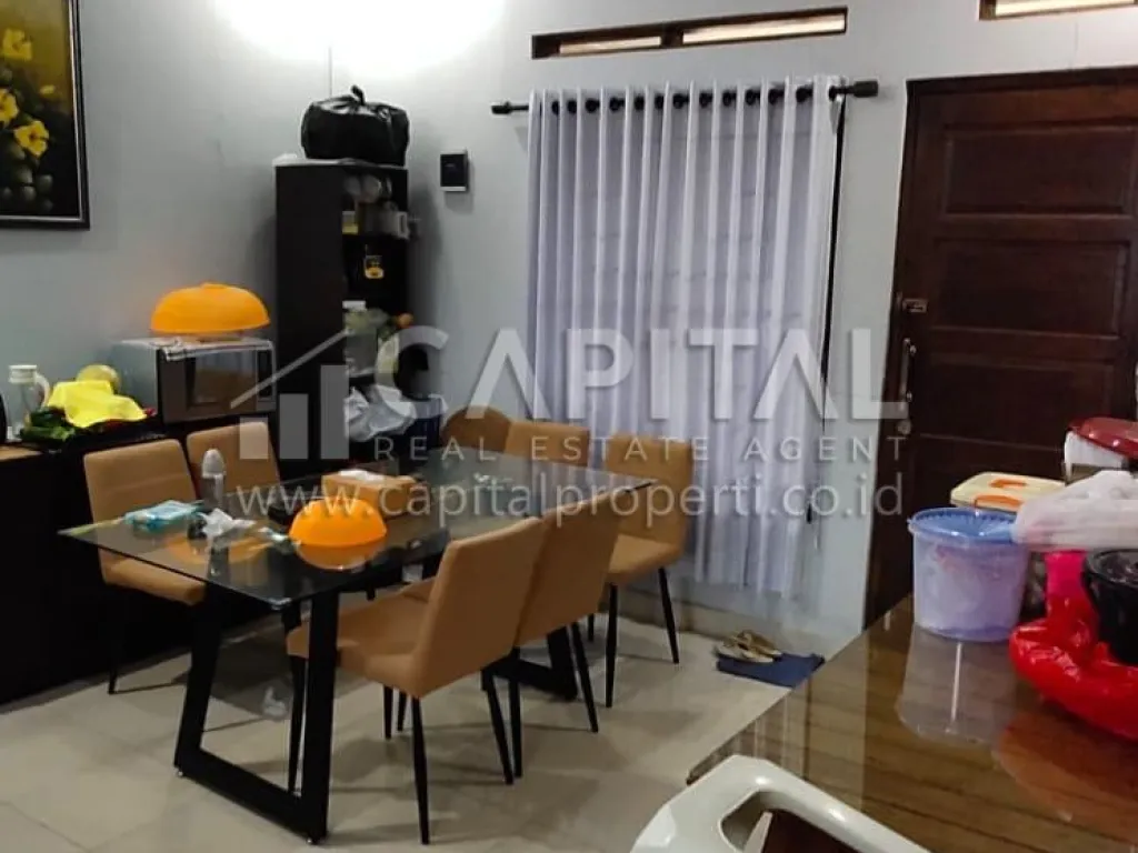 Jual rumah villa yang sejuk, asri dan nyaman di Cikole Lembang Bandung | iklanova.com