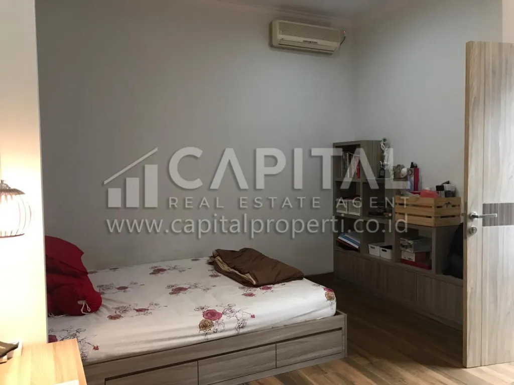 Jual rumah/ruang usaha 2.5 lantai di Jalan Raya Kopo Bandung Kota | iklanova.com