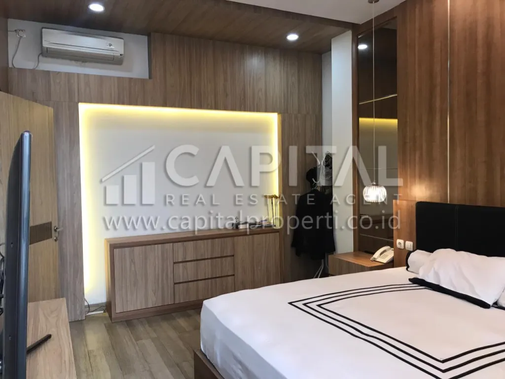 Jual rumah/ruang usaha 2.5 lantai di Jalan Raya Kopo Bandung Kota | iklanova.com