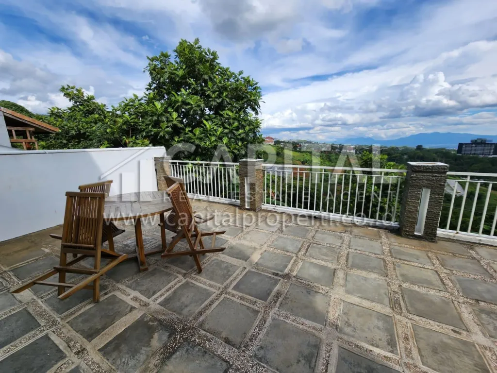 Jual rumah/villa mewah di Dago Pakar Bandung | iklanova.com