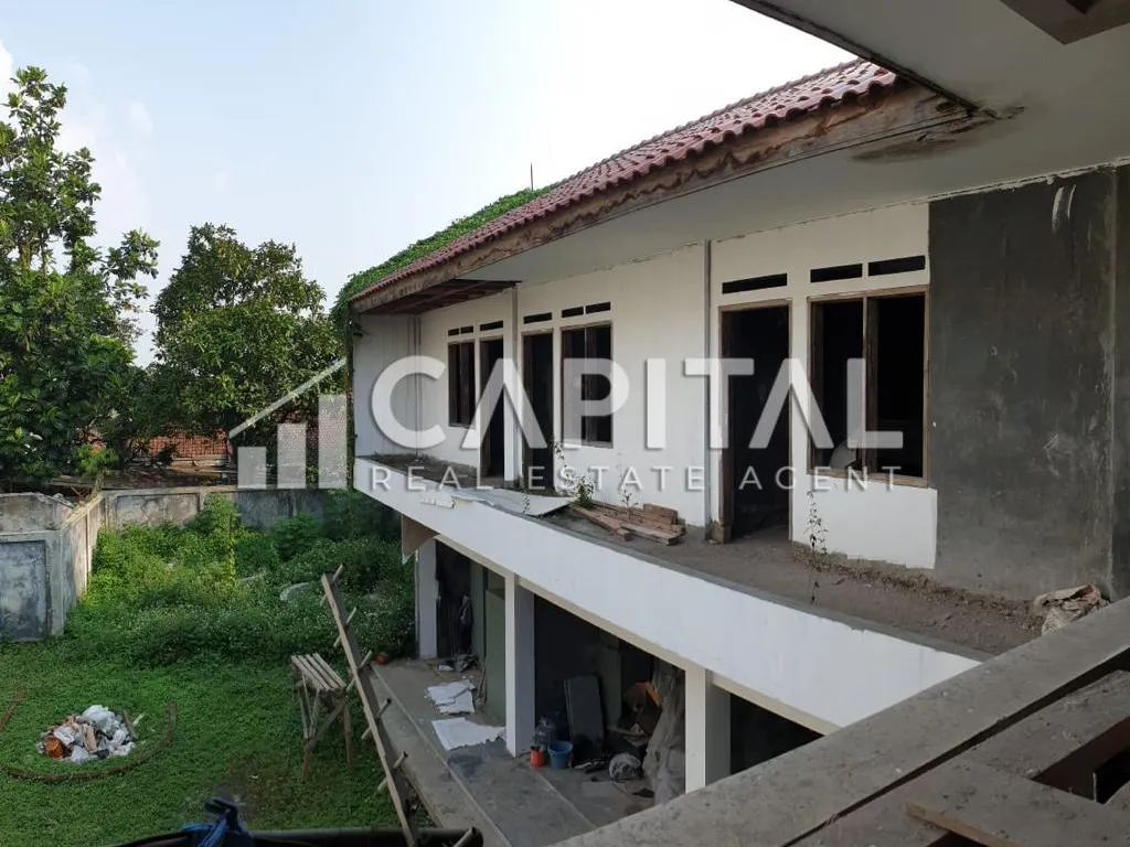 Jual/sewa ruko 3 lantai di Jl. Surya Sumantri | iklanova.com