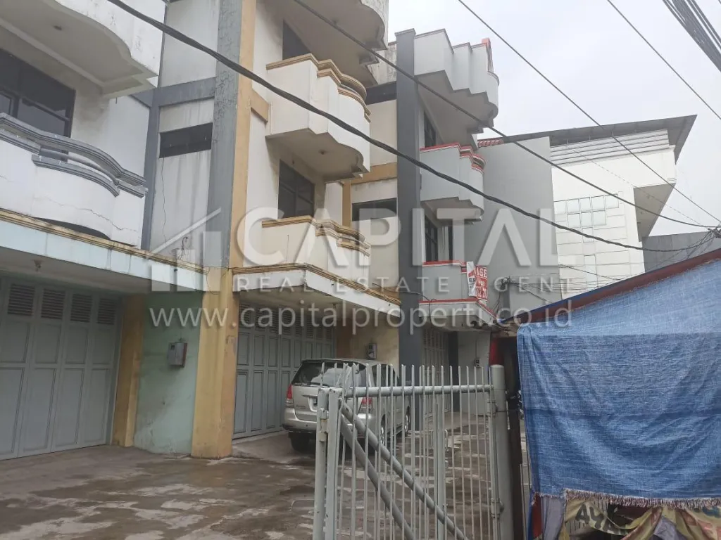 Jual/Sewa ruko strategis 3 lantai di mainroad Kopo Bandung | iklanova.com